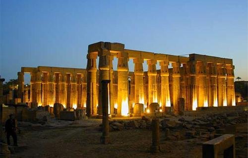 معبد الكرنك - الاماكن السياحية في الاقصر - الصوت والضوء